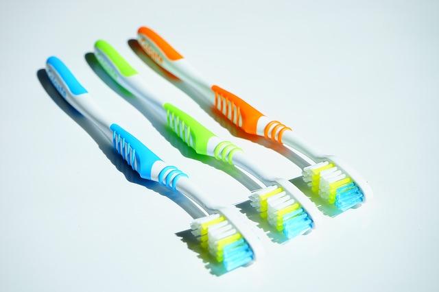 3 toothbrushes